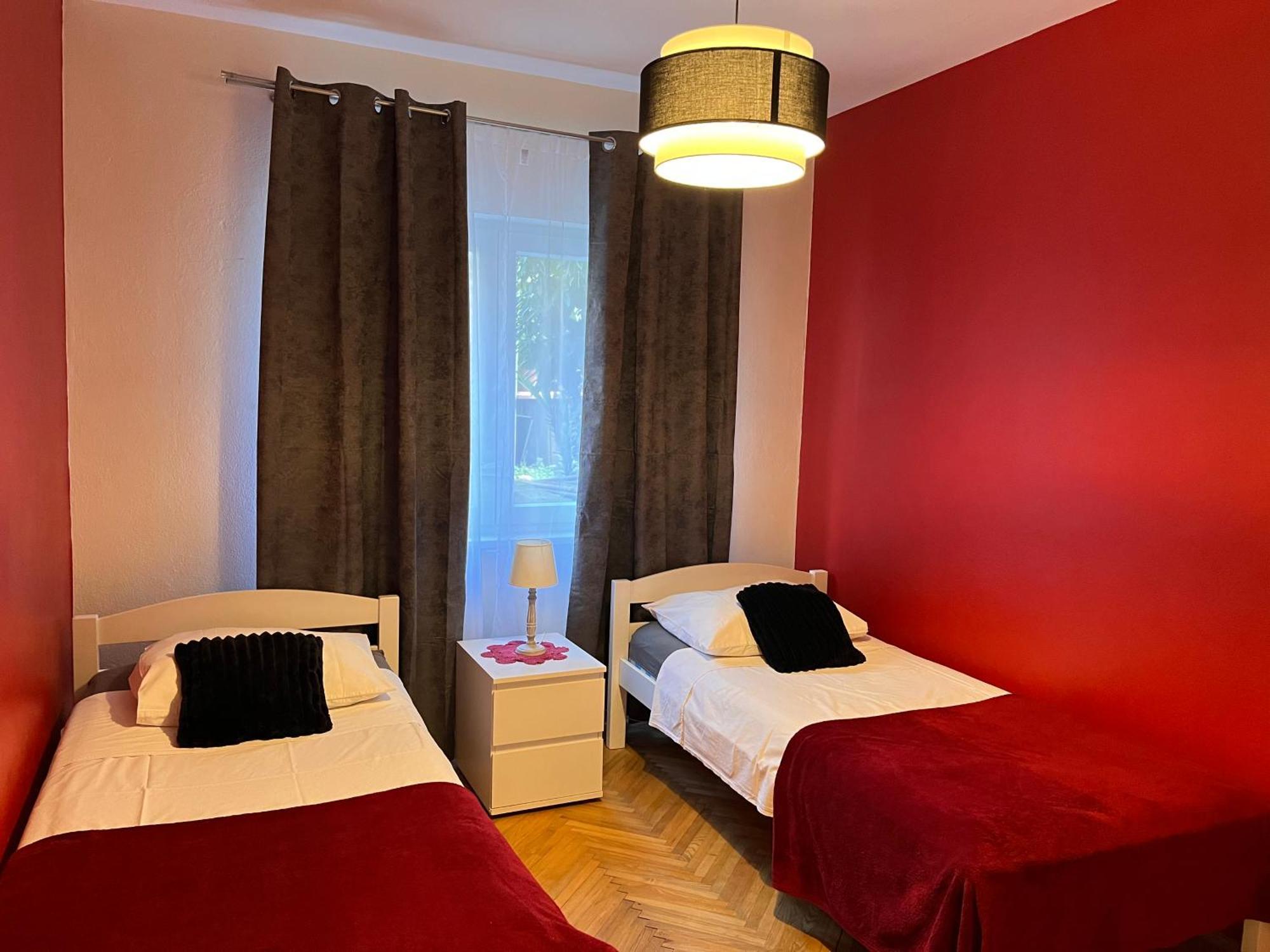 Apartments Villa Mirella 20 M From The Sea - Free Parking 特罗吉尔 外观 照片