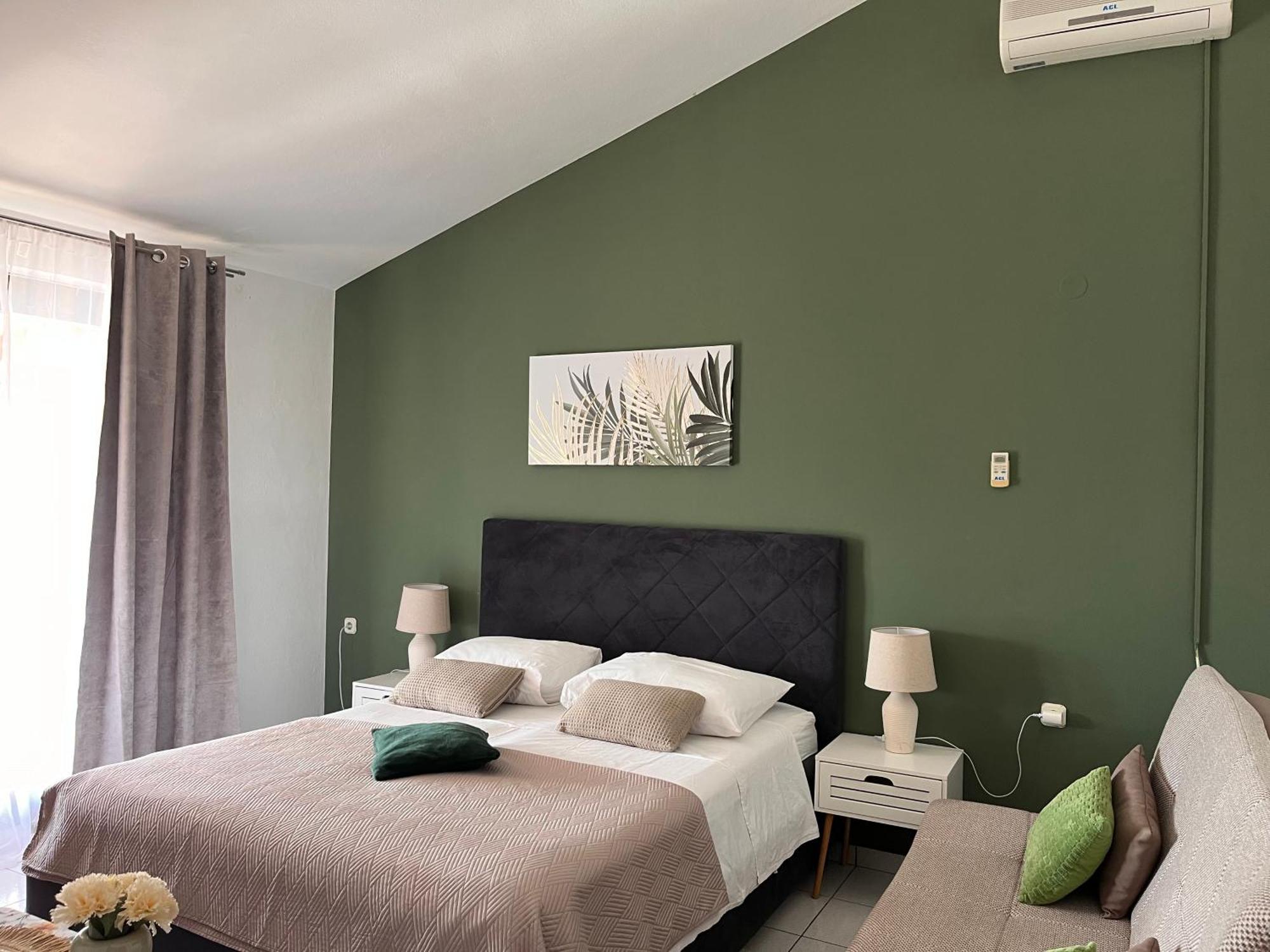 Apartments Villa Mirella 20 M From The Sea - Free Parking 特罗吉尔 外观 照片