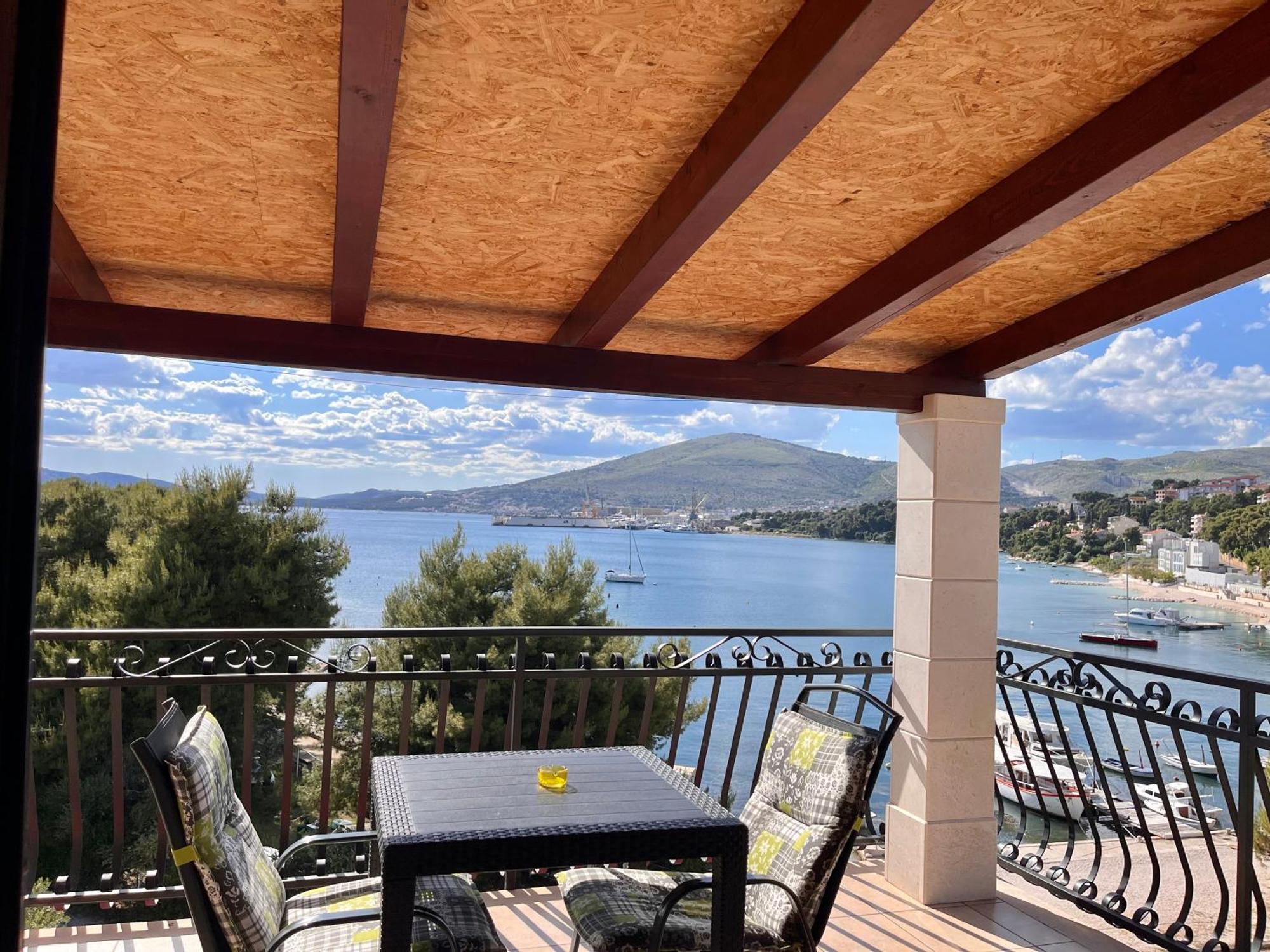 Apartments Villa Mirella 20 M From The Sea - Free Parking 特罗吉尔 外观 照片