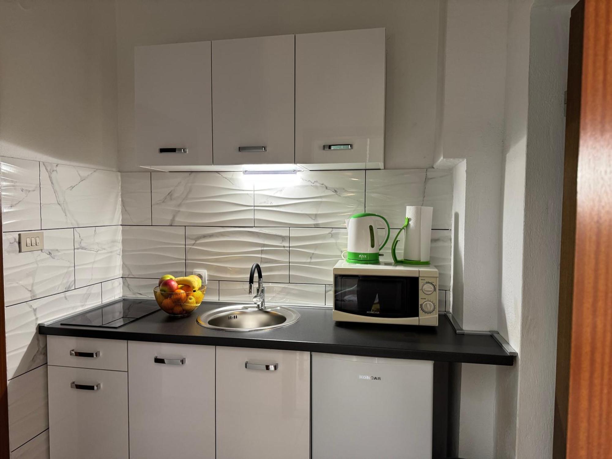 Apartments Villa Mirella 20 M From The Sea - Free Parking 特罗吉尔 外观 照片