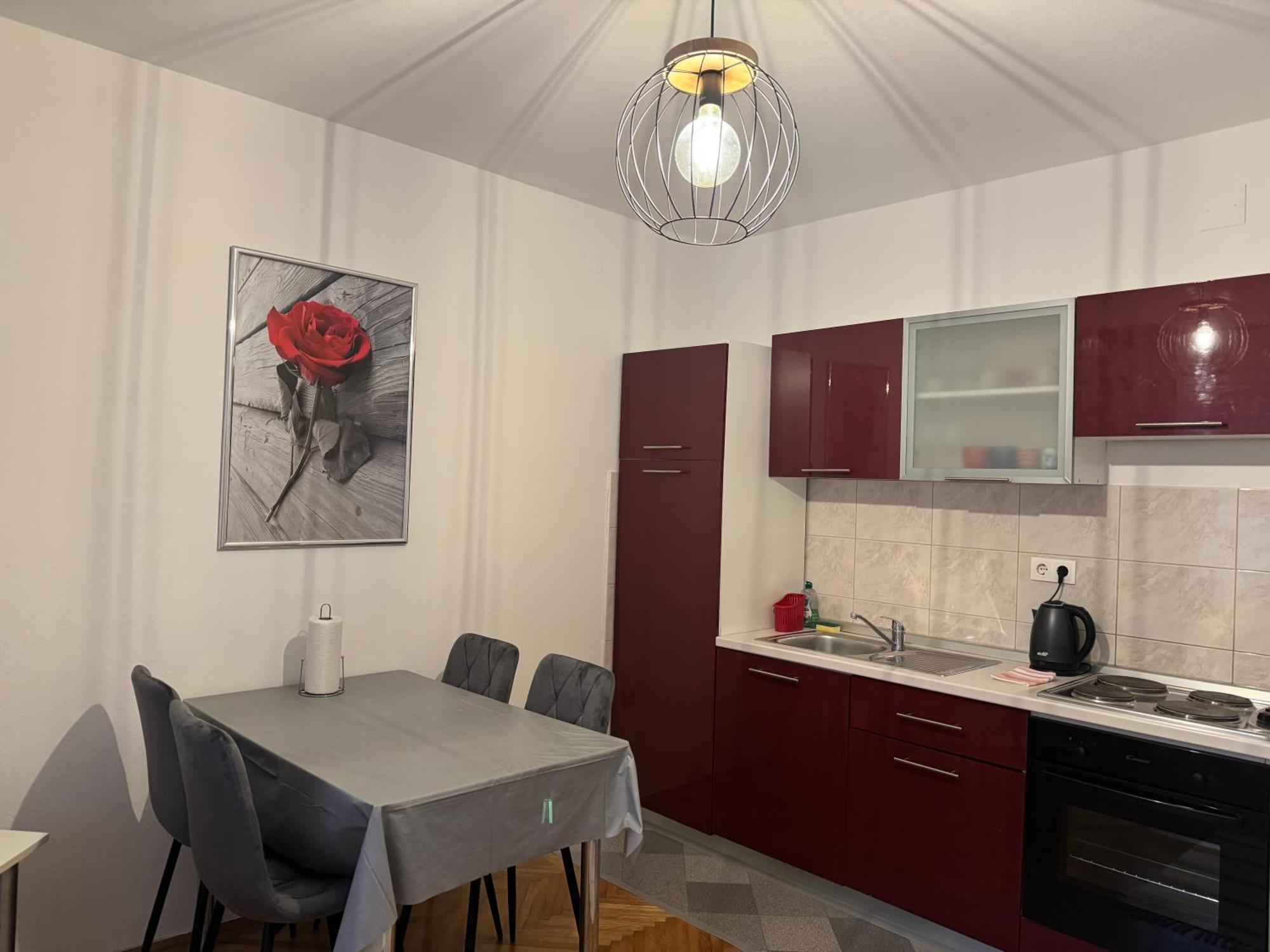 Apartments Villa Mirella 20 M From The Sea - Free Parking 特罗吉尔 外观 照片