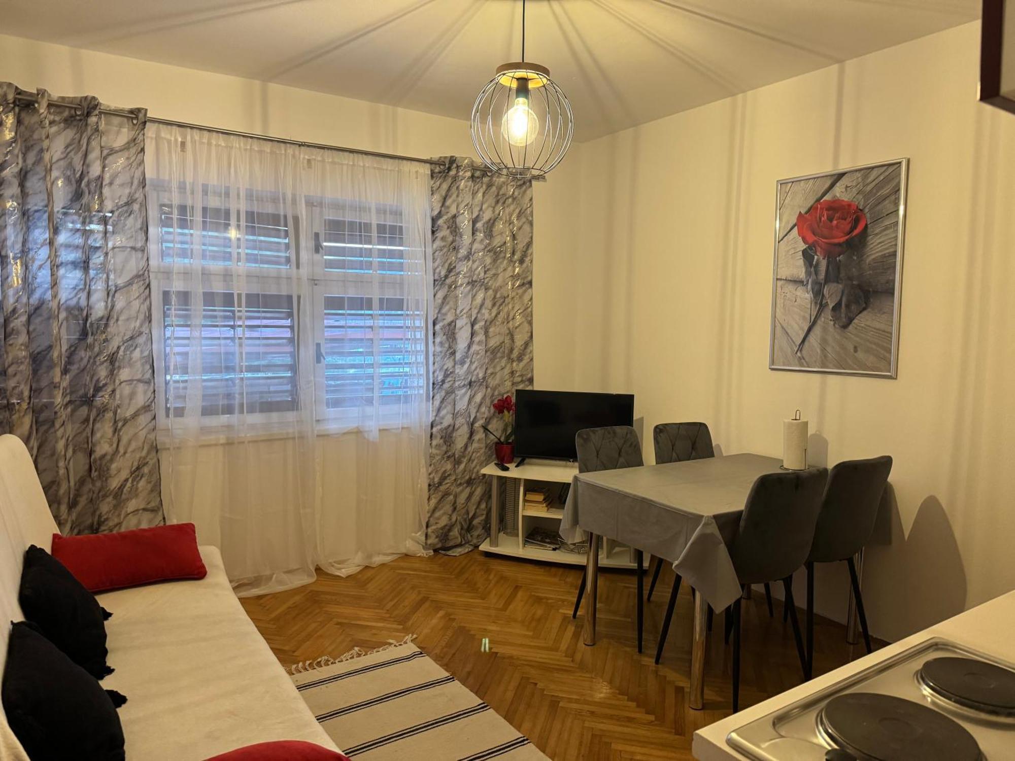 Apartments Villa Mirella 20 M From The Sea - Free Parking 特罗吉尔 外观 照片