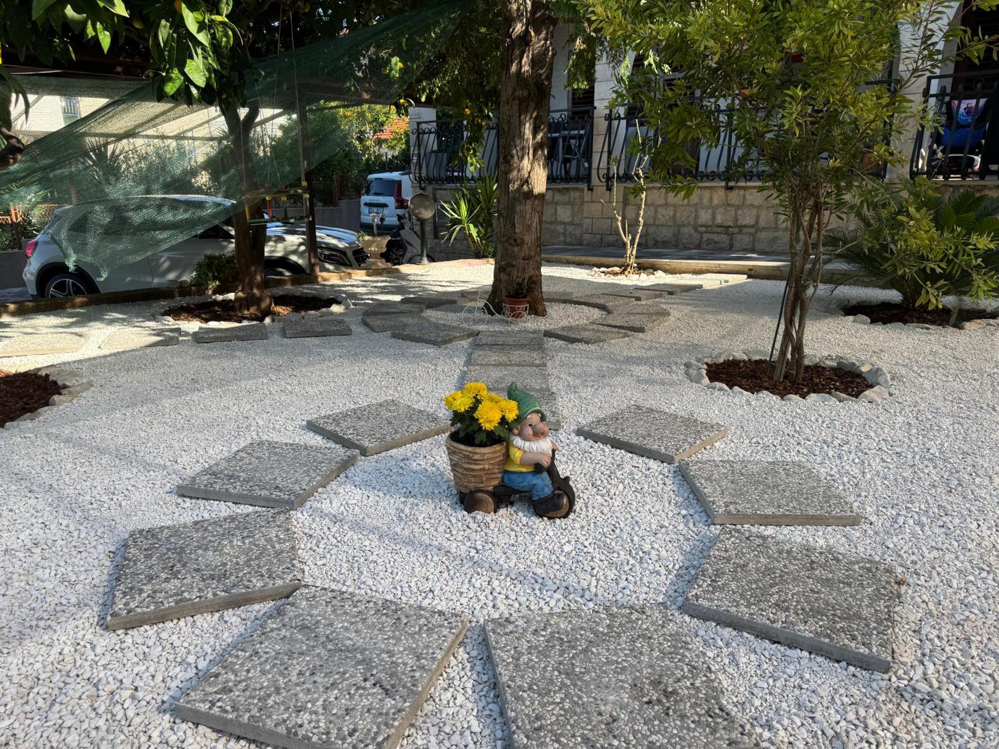 Apartments Villa Mirella 20 M From The Sea - Free Parking 特罗吉尔 外观 照片