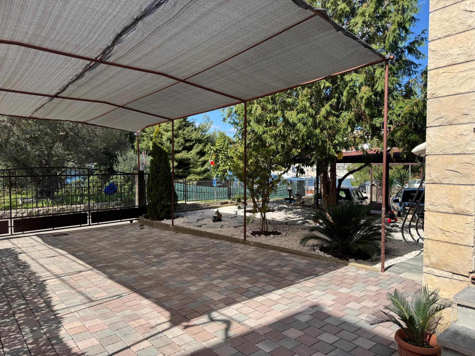 Apartments Villa Mirella 20 M From The Sea - Free Parking 特罗吉尔 外观 照片